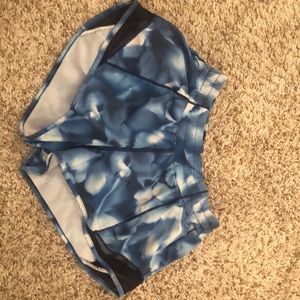 Blue and white lululemon Hotty Hot Short 2.5”